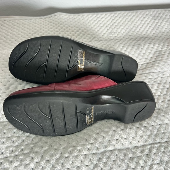 Clarks Burgundy Prairie Flower Leather Comfy Mulers Slides Clogs Shoes Size 7.5 - Picture 10 of 12